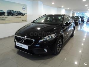 VOLVO V40 Cross Country 2.0 D3 Momentum Auto 5p.