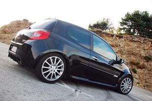RENAULT Clio Renault Sport v 200CV -07