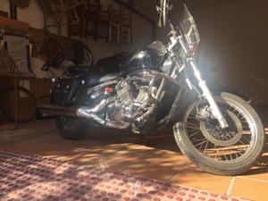 SUZUKI Intruder 250 LC (