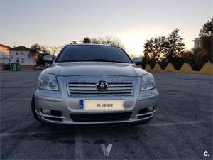 Toyota Avensis 2.0 D4d Executive 5p. -03