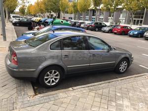 VOLKSWAGEN Passat 1.9 TDi Advance 130CV 4p.