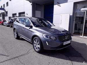 VOLVO XC D4 Momentum Auto 5p.