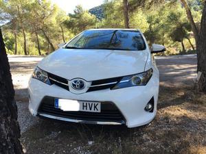 TOYOTA Auris Hybrid Active -14