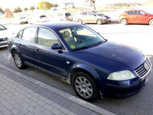 VOLKSWAGEN Passat 2.0 Comfortline -01