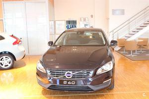 VOLVO S D3 Momentum 4p.