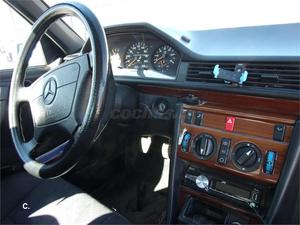 MERCEDES-BENZ Clase E E 300 DIESEL FAMILIAR 5p.