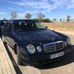 MERCEDES-BENZ Clase E E 300 DT CLASSIC 5p.