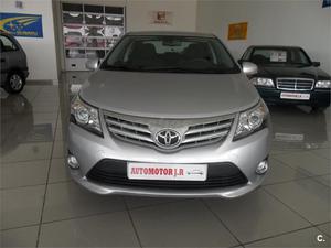 TOYOTA Avensis 120D ADVANCE 4p.