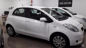 TOYOTA Yaris 1.3 VVTi Sol 5p.