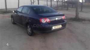 VOLKSWAGEN Passat 1.9 TDI Advance 4p.