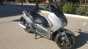 YAMAHA X MAX 