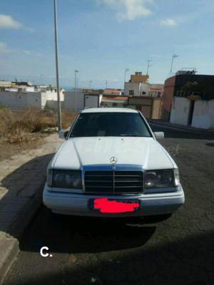 MERCEDES-BENZ Clase E E 300 DIESEL FAMILIAR 5p.