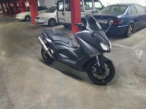 YAMAHA T-Max 530 ABS LUX MAX -16