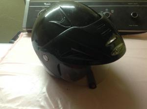 Casco de moto con visera