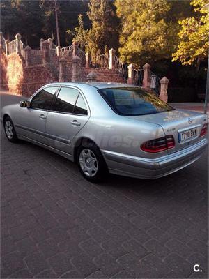 MERCEDES-BENZ Clase E E 220 CDI CLASSIC 4p.