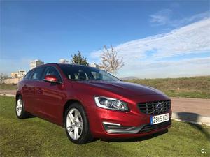 VOLVO V D4 Momentum Auto 5p.