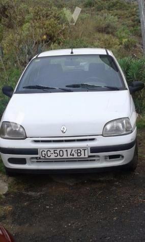 Parachoques delantero Renault clio