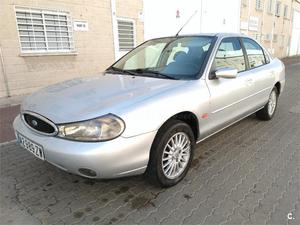 FORD Mondeo 2.0I GHIA 5p.