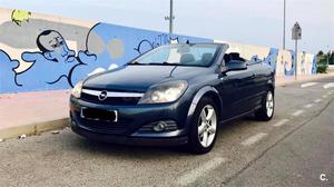 OPEL Astra Twin Top v Cosmo 2p.