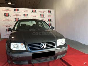 VOLKSWAGEN Bora 1.9 TDi Conceptline 100CV 4p.