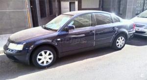 VOLKSWAGEN Passat 1.8 COMFORTLINE 4p.