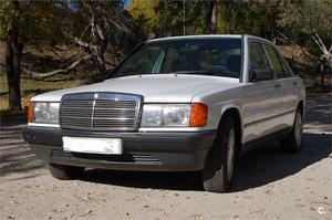 MERCEDES-BENZ D 2.5 4p.