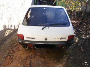 PEUGEOT  JUNIOR / STYLE D 1.8 5p.