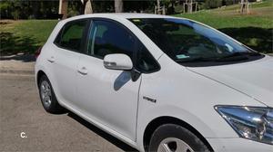 TOYOTA Auris 1.8 Hibrido Active 5p.