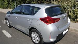 Toyota Auris 120d Advance 5p. -13