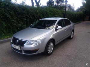 VOLKSWAGEN Passat 2.0 FSI Sportline 4p.