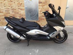 YAMAHA T-Max 