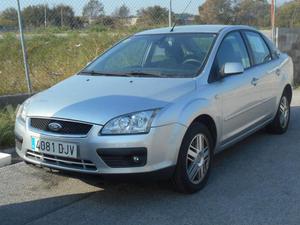 FORD Focus 2.0 Ghia Sportbreak -05