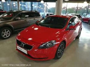 SE VENDE VOLVO V40 D2 MOMENTUM AUTOMáTICO - ERANDIO -