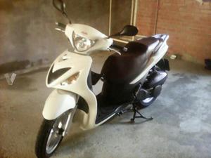 SUZUKI Sixteen 125 (modelo actual) -09