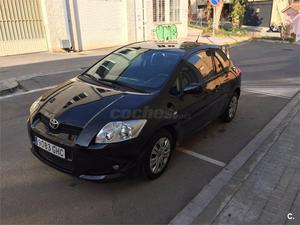 TOYOTA Auris 1.4 VVTi Auris 3p.