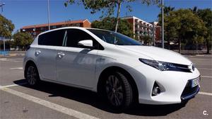 TOYOTA Auris Hybrid Active 5p.