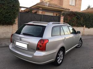 TOYOTA Avensis 2.0 D4D EXECUTIVE -05