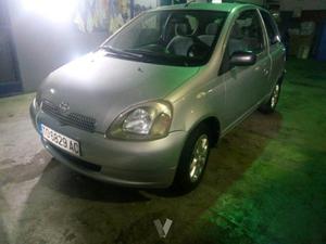 TOYOTA Yaris 1.0 LINEA LUNA -00