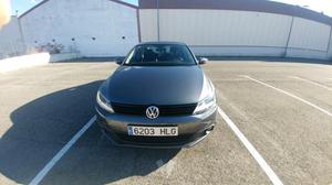 VOLKSWAGEN Jetta 1.6 TDI 105 DSG Advance Bluemotion Tech -12