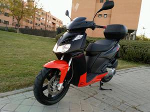 APRILIA Sportcity Cube 125 (modelo actual) -05