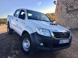 TOYOTA Hilux 2.5 D4D Cabina Doble GX -14