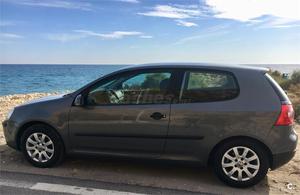 VOLKSWAGEN Golf 1.9 TDi Highline 3p.