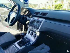 VOLKSWAGEN Passat 2.0 TDI 140cv Sportline 4p.