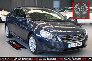 VOLVO S D3 MOMENTUM, 136CV, 4P DEL  - PICANYA -