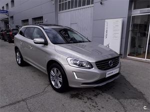 VOLVO XC D4 AWD Momentum Auto 5p.