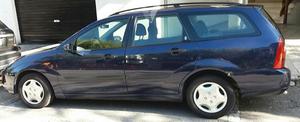 FORD Focus 1.8 TDdi Ghia -01