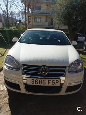 VOLKSWAGEN Jetta 1.9 TDi Trendline 4p.