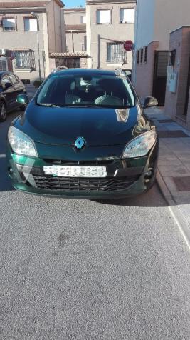 RENAULT Mégane Sport Tourer Dynamique 1.5dCi 105cv eco2 -09