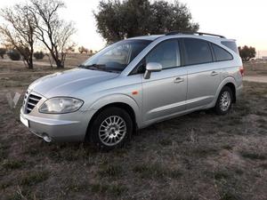 SSANGYONG Rodius 270Xdi Limited -06