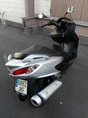 SUZUKI BURGMAN 125 Executive (modelo actual) -15